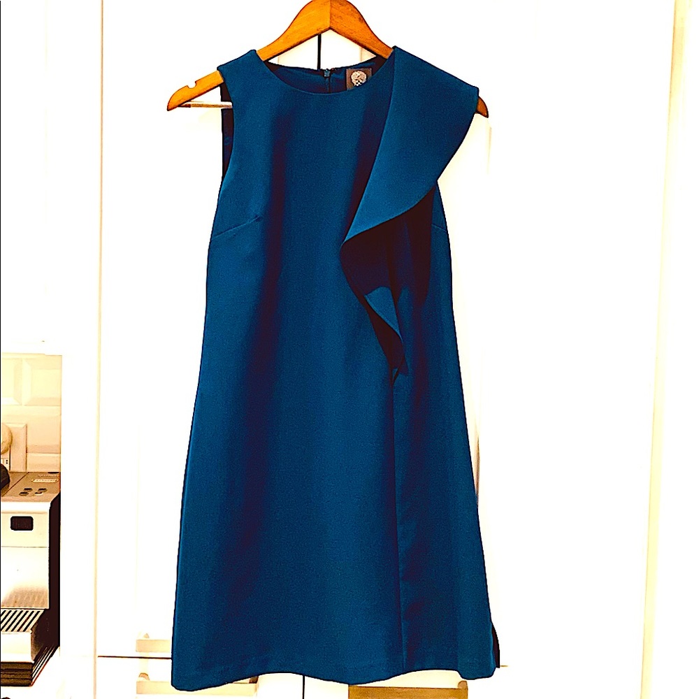 Vince Camuto Dress size 6